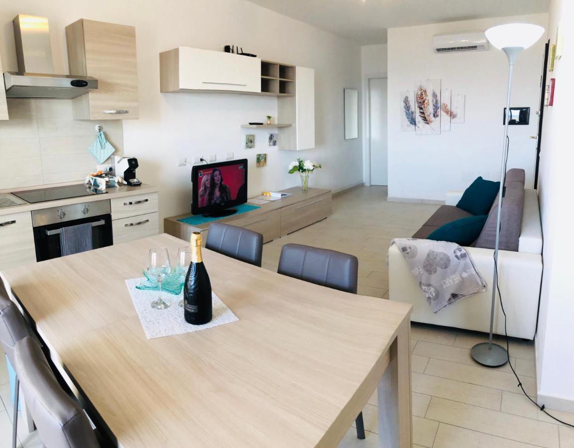 Apartment Tramonto Sea-Front فاليدوريا المظهر الخارجي الصورة