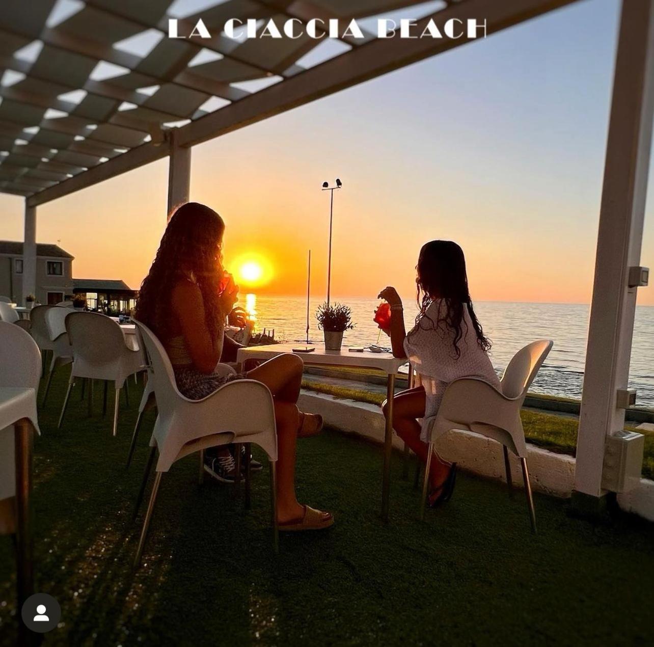 Apartment Tramonto Sea-Front فاليدوريا المظهر الخارجي الصورة