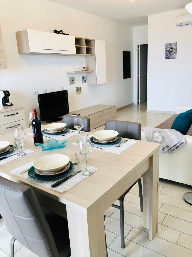 Apartment Tramonto Sea-Front فاليدوريا المظهر الخارجي الصورة