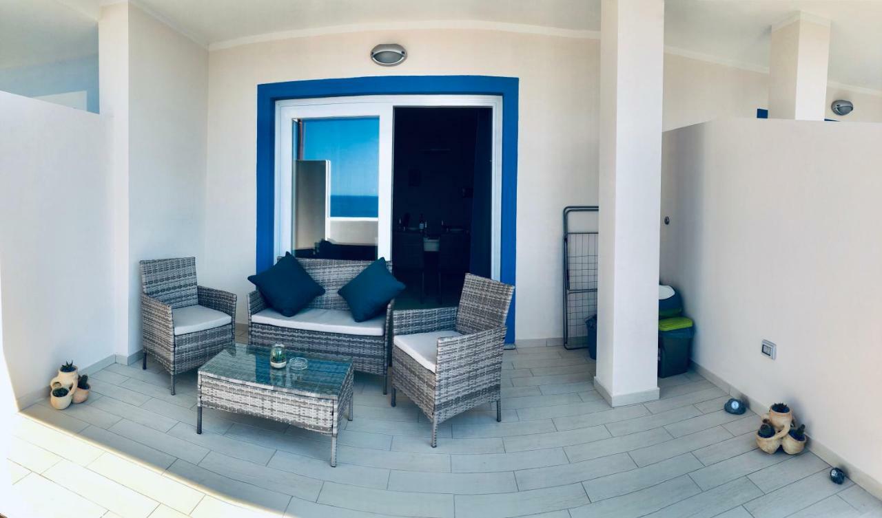Apartment Tramonto Sea-Front فاليدوريا المظهر الخارجي الصورة