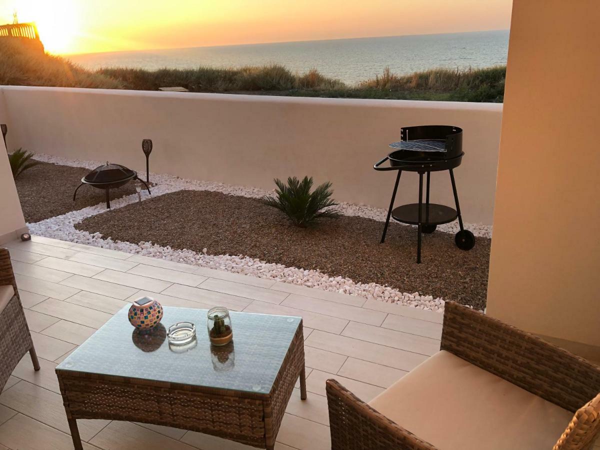 Apartment Tramonto Sea-Front فاليدوريا المظهر الخارجي الصورة