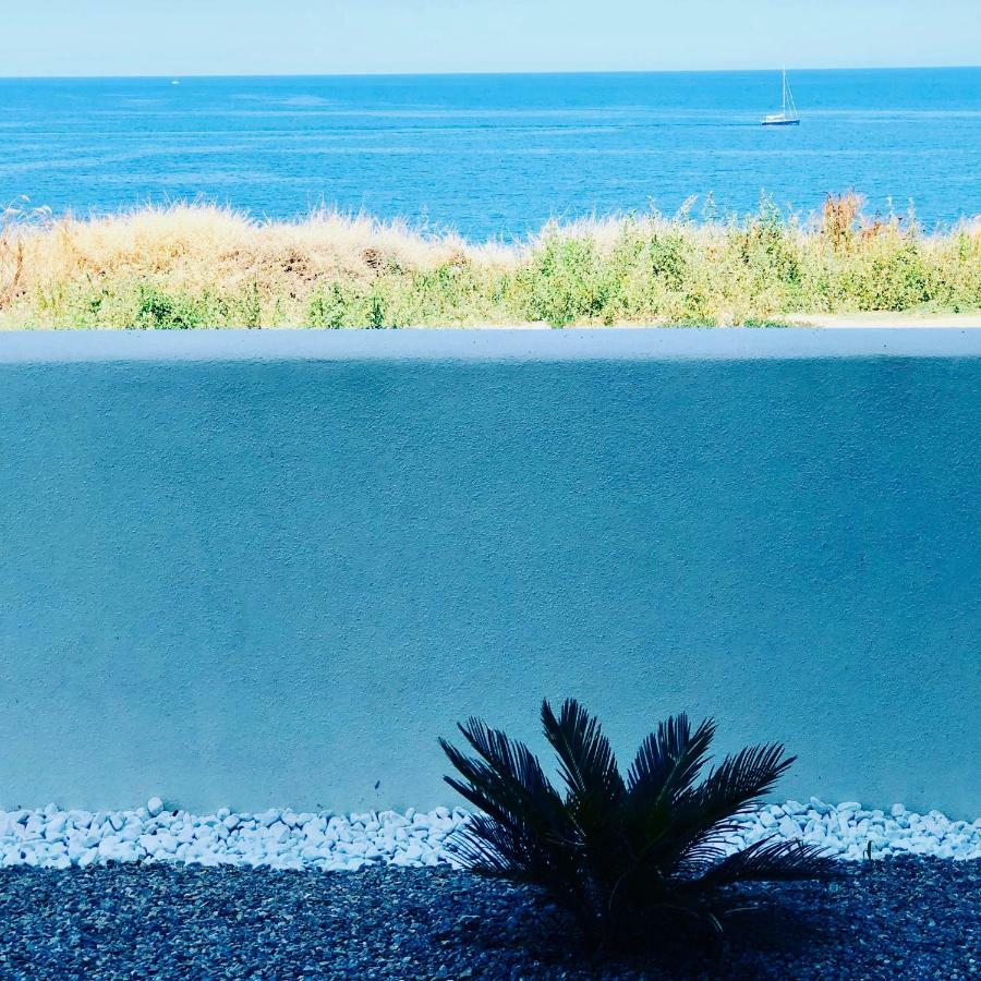 Apartment Tramonto Sea-Front فاليدوريا المظهر الخارجي الصورة